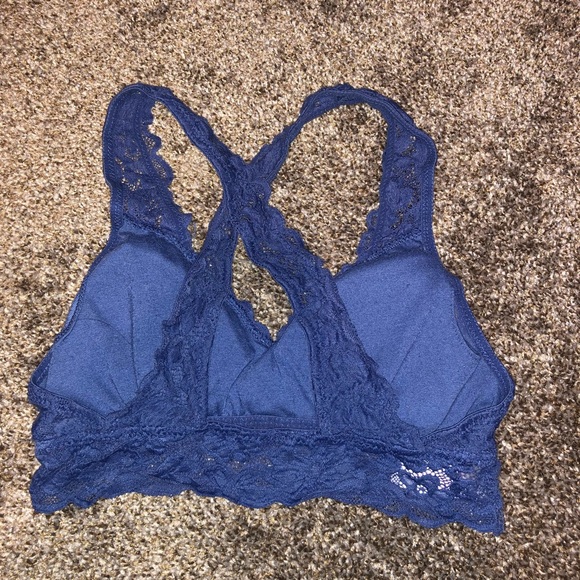 Pretty blue lace bralette - Picture 2 of 3